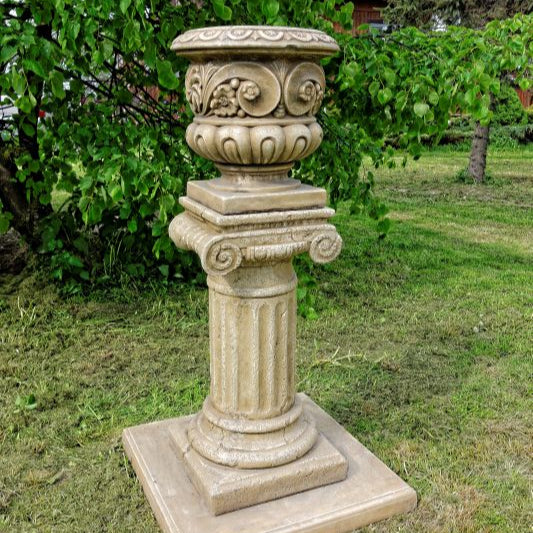 Betona puķupods - Aristotelis, 2012